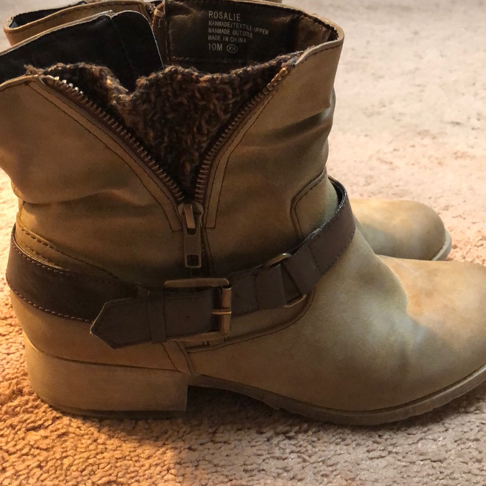 Boots - Picture 3 of 3